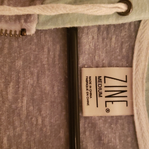 Sweater - Picture 4 of 4